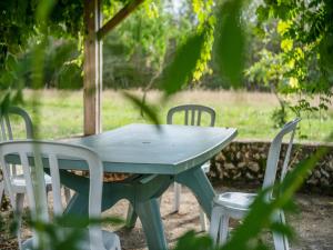 Maisons de vacances Vacation Home in Lacropte near Woods : photos des chambres