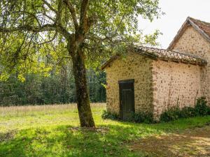Maisons de vacances Vacation Home in Lacropte near Woods : photos des chambres