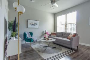 Boulevard Stays Pool Gym Parking 1BR King Suite C - Ubytování bez kategorie ve městě McKinney