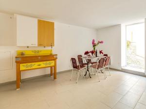 Maisons de vacances Holiday Home in Montouliers near Nature Reserve : photos des chambres