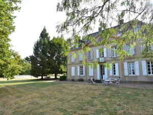 Maisons de vacances House in Burgundy with Private Pool : photos des chambres