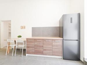 Tolstov Apartments - 3 Room Apartment - Kitchen - Dining Room - Terrace - 25 min to Messe DUS