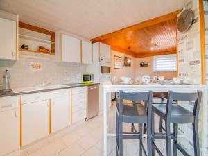 Cottage in Vaux-sur-Sûre with garden