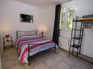 Villas Villa in Ledenon with Private Pool : photos des chambres