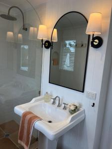 Gorgeous Country Cottage In Lovely Private Grounds