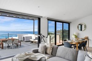 Beachside in Kioloa - oceanfront luxury bungalow