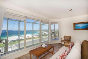 Magnificent Outlook - with ocean views & rumpus room