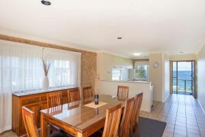 Magnificent Outlook - with ocean views & rumpus room