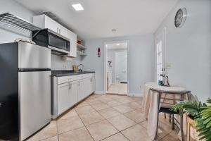 PRIVATE STUDIO near Busch Gardens & USF