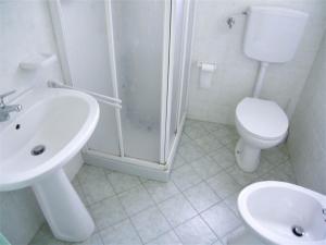 Escape Steps from the Sand