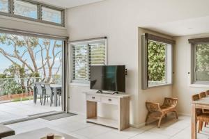 Entice at Hyams - pet-friendly beachfront home