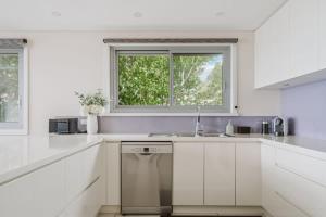 Entice at Hyams - pet-friendly beachfront home