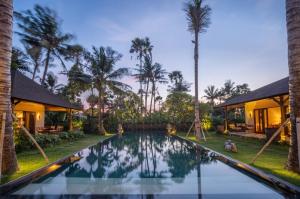Asmara Cemagi - Luxury Fully Staffed Villa, Sunset & Beach Near Canggu