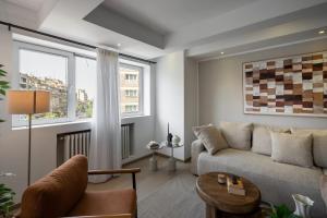 Chic & Central 3BR Retreat in the Historic Center