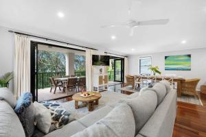 Dunescape Family Retreat - 5BR beach house