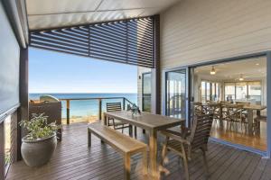 South Pacific Beach House - direct beach access