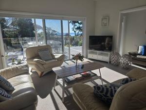 Fairwater - luxury 5 BR home with ocean views