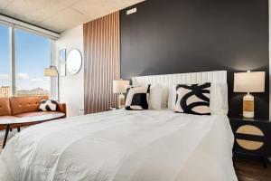 Boulevard Stays Sleek Studio Pool Gym & Zero Parking Fee