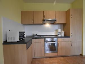 5-Zimmer-Ferienunterkunft in Zierow mit Garten