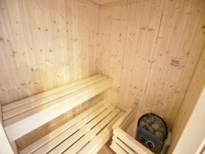 5-Zimmer-Ferienunterkunft in Zierow mit Garten