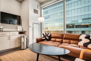Boulevard Stays Comfortable Downtown Highrise STU Pool Parking & Gym 10a