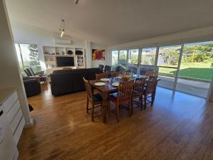 Tallwoods Beach House - Ubytování bez kategorie ve městě Mollymook