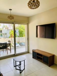 Family Vacations Incredible Beach and Pool