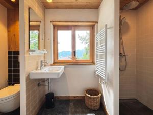 Chalet spacieux 10 pers., proche pistes et commerces avec WIFI - FR-1-505-232