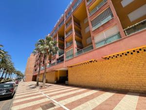 Apartment in Roquetas near the beach
