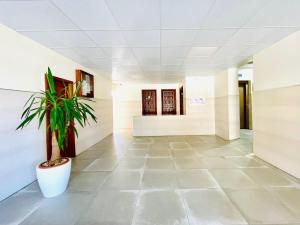 Mountain-View Apartment by Sea