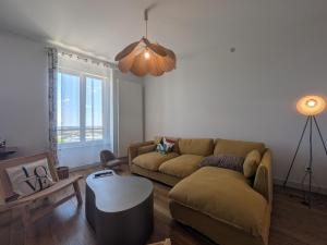 Charmante maison rénovée sur les remparts de Langres - FR-1-611-121