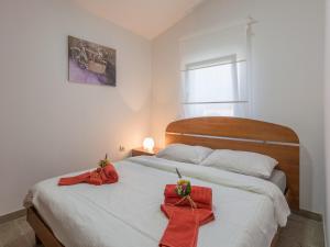 Holiday Home in Vir near Sea Beach