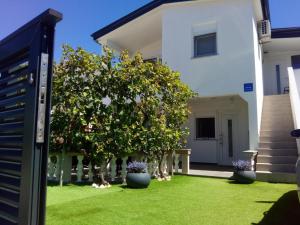 Holiday Home in Vir near Sea Beach