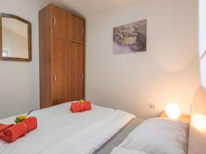 Holiday Home in Vir near Sea Beach