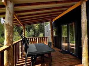 Mobil-home 35m² avec terrasse pour 6 personnes - API-1-52-561