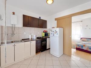 Holiday Home in Jasenice near Modrič Cave