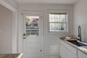 Nashvilles Primrose Cottage in Hip Belmont Area