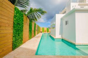 Waterfront Luxury Villa - 2 Private Pools, Own Boat & Captain, Free Shuttle