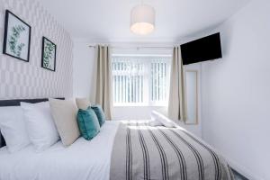 Comfortable & Spacious 3BR House near Coop Live Arena & Etihad Stadium with free Parking - New Management Since Jan 26