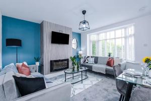 Comfortable & Spacious 3BR House near Coop Live Arena & Etihad Stadium with free Parking - New Management Since Jan 26