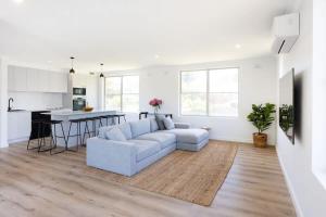 Mollymook Delight - with easy ocean & golf access