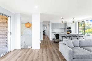 Mollymook Delight - with easy ocean & golf access