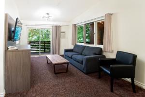 Bayshore Inn & Spa