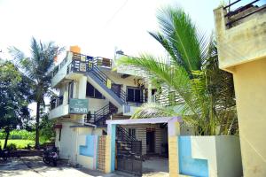 Coconut Homestay Hampi