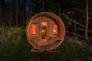 Luxury Tobermory Retreat Modern Home Hot Tub