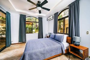 Pool & AC Close to Beach with free bikes!