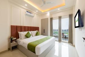 Limewood Stay 2 BHK Service Apartment Near Artemis Hospital