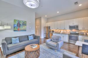 Boutique Studio in Heart of Dynamic 12 South #203