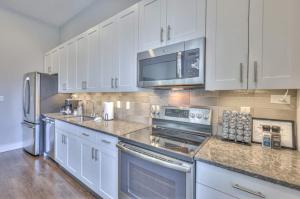 Boutique Studio in Heart of Dynamic 12 South #203