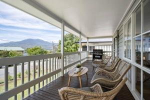 Serene Countryside Escape with Mountain Views